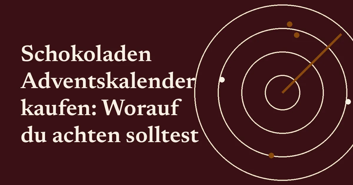 Geöffnetes Türchen eines Adventskalenders mit Schokolade